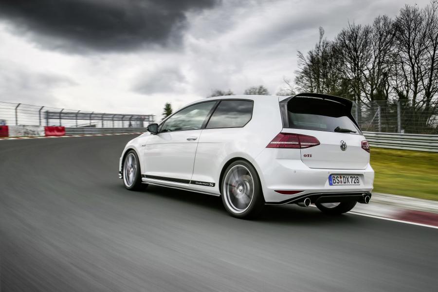  Volkswagen Golf GTi Clubsport S 2016 года  (фото 25 из 30)